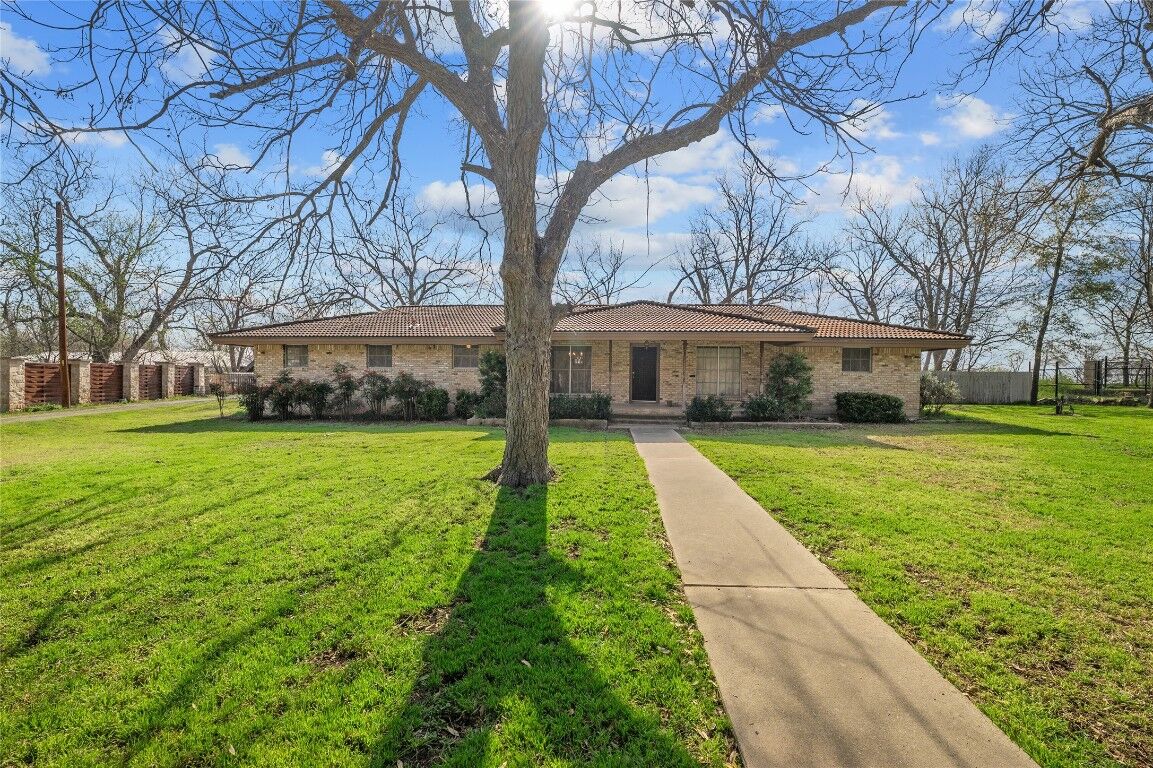 Property Photo: 7705 Shelton Road TX 78725