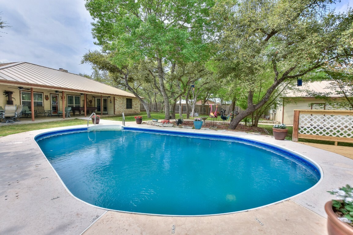 Property Photo: 527 W Esparada Drive TX 78628