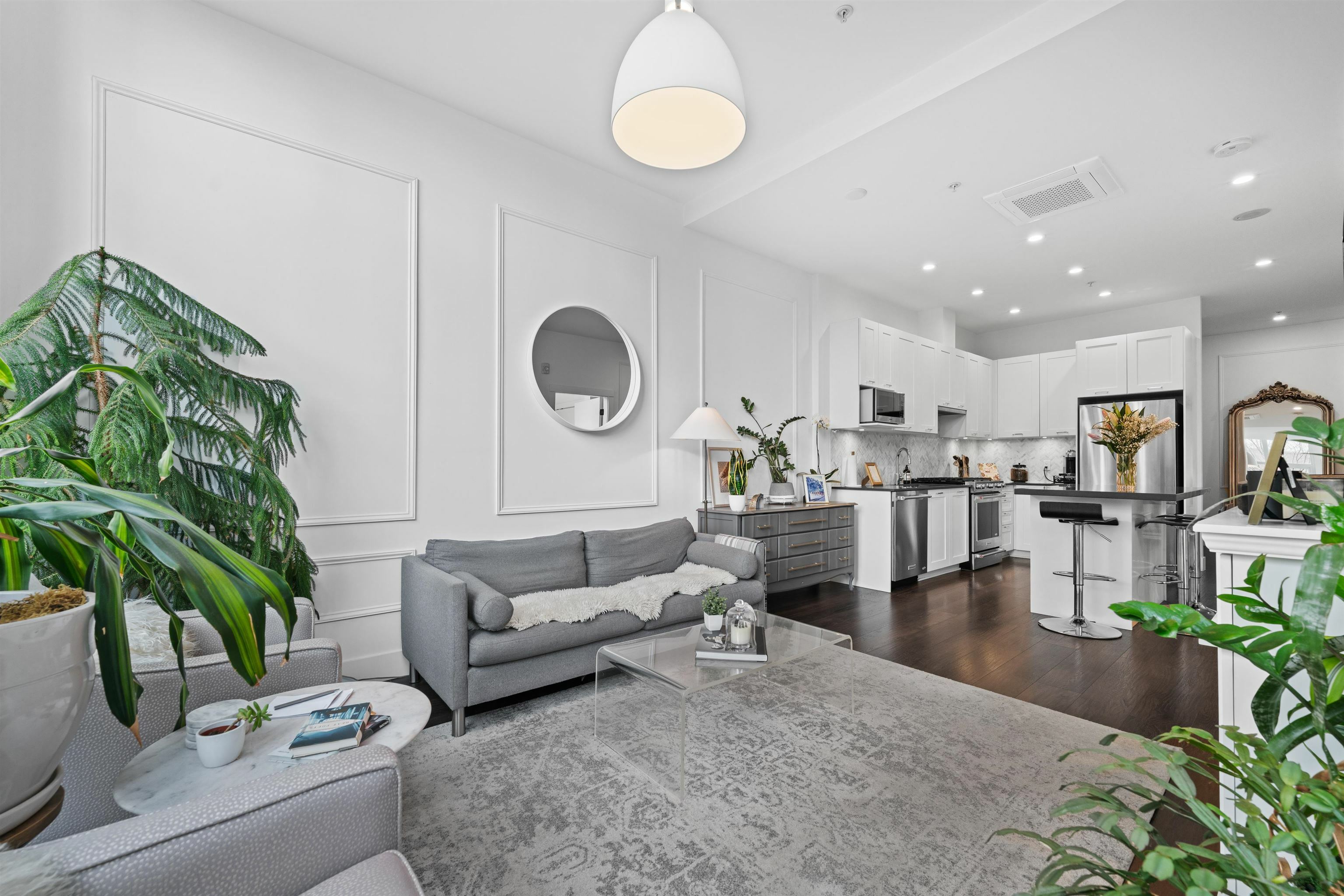 Property Photo: 131 E 3rd Street 105 BC V7L 0E3