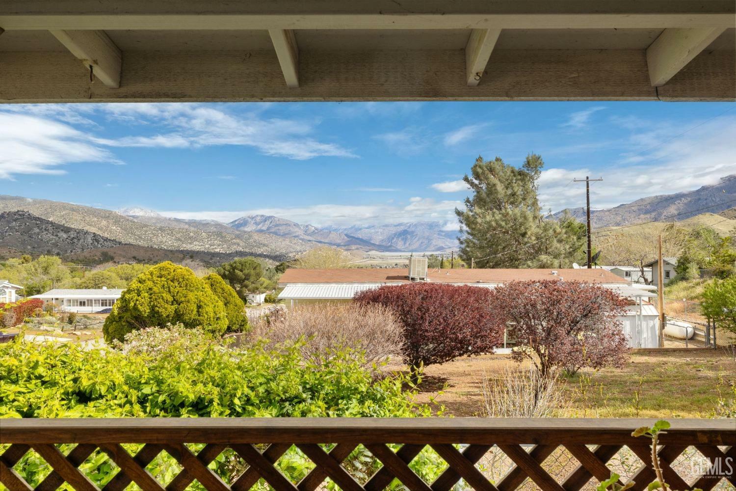 Property Photo:  239 Lake Drive  CA 93205 