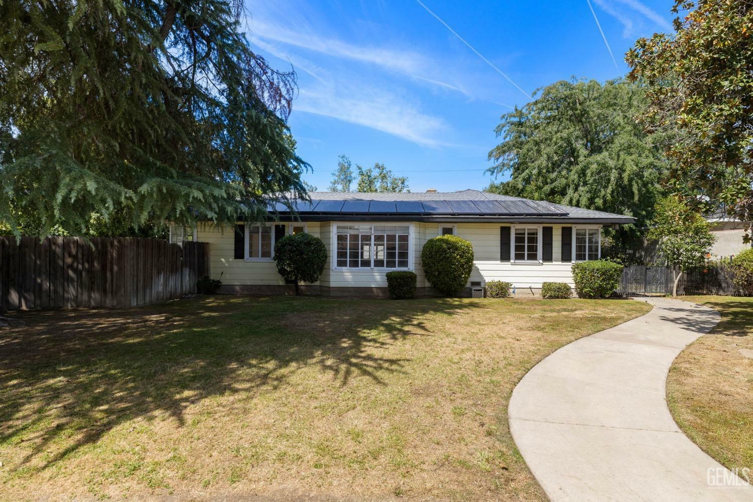 2301 Beech Street  Bakersfield CA 93301 photo