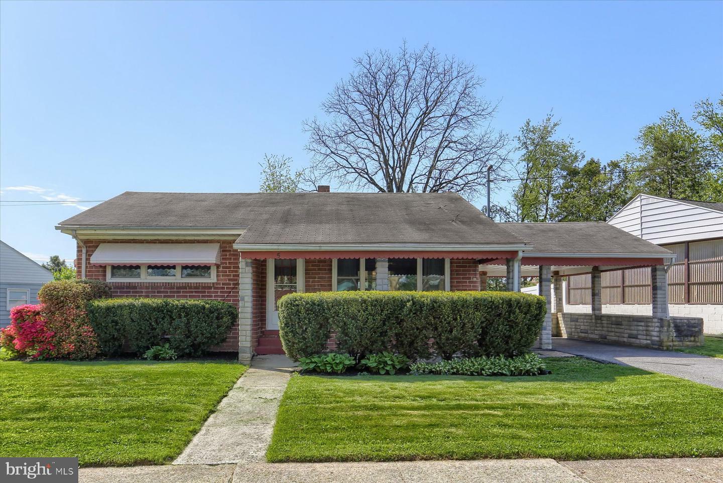 Property Photo: 5 William Penn Drive PA 17011
