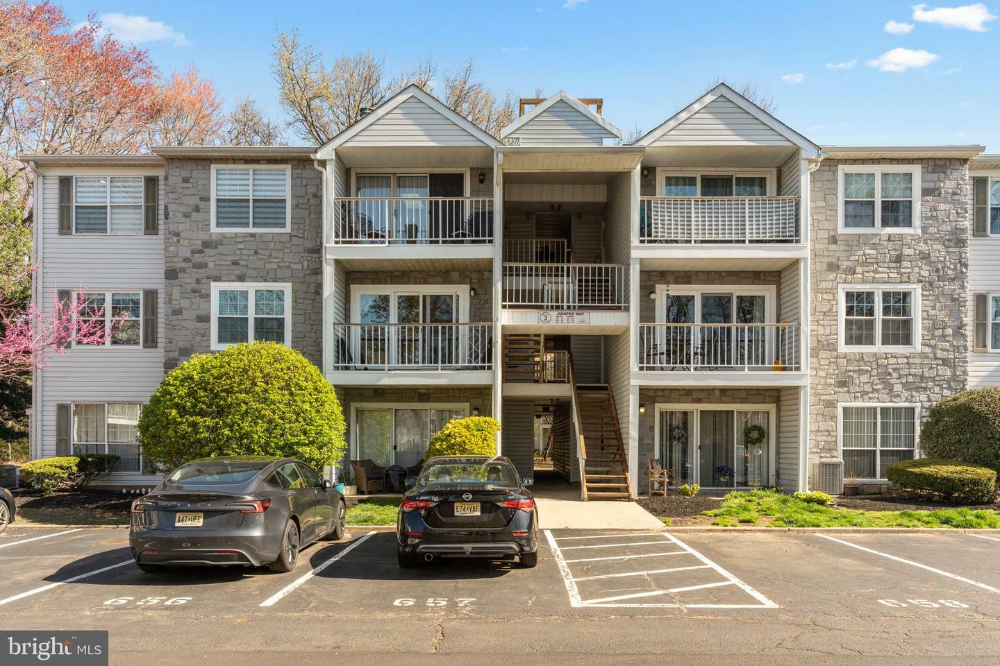 22 Juniper Way  Hamilton NJ 08619 photo