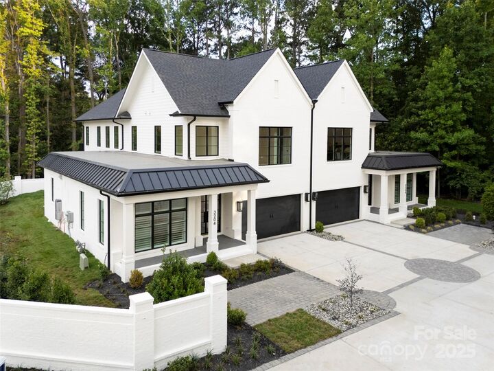 Property Photo: 5031 Gilchrist Road 1A NC 28211