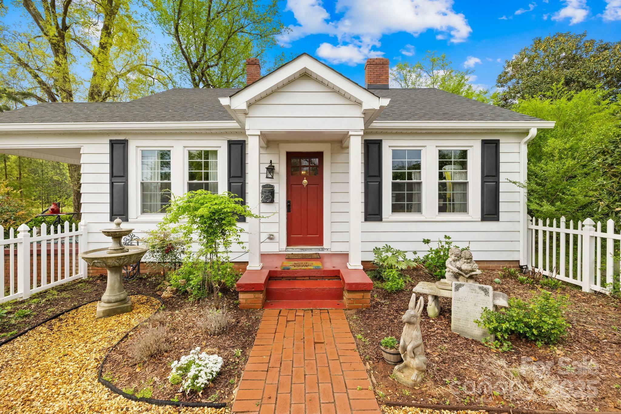 Property Photo: 292 Mocksville Highway NC 28625
