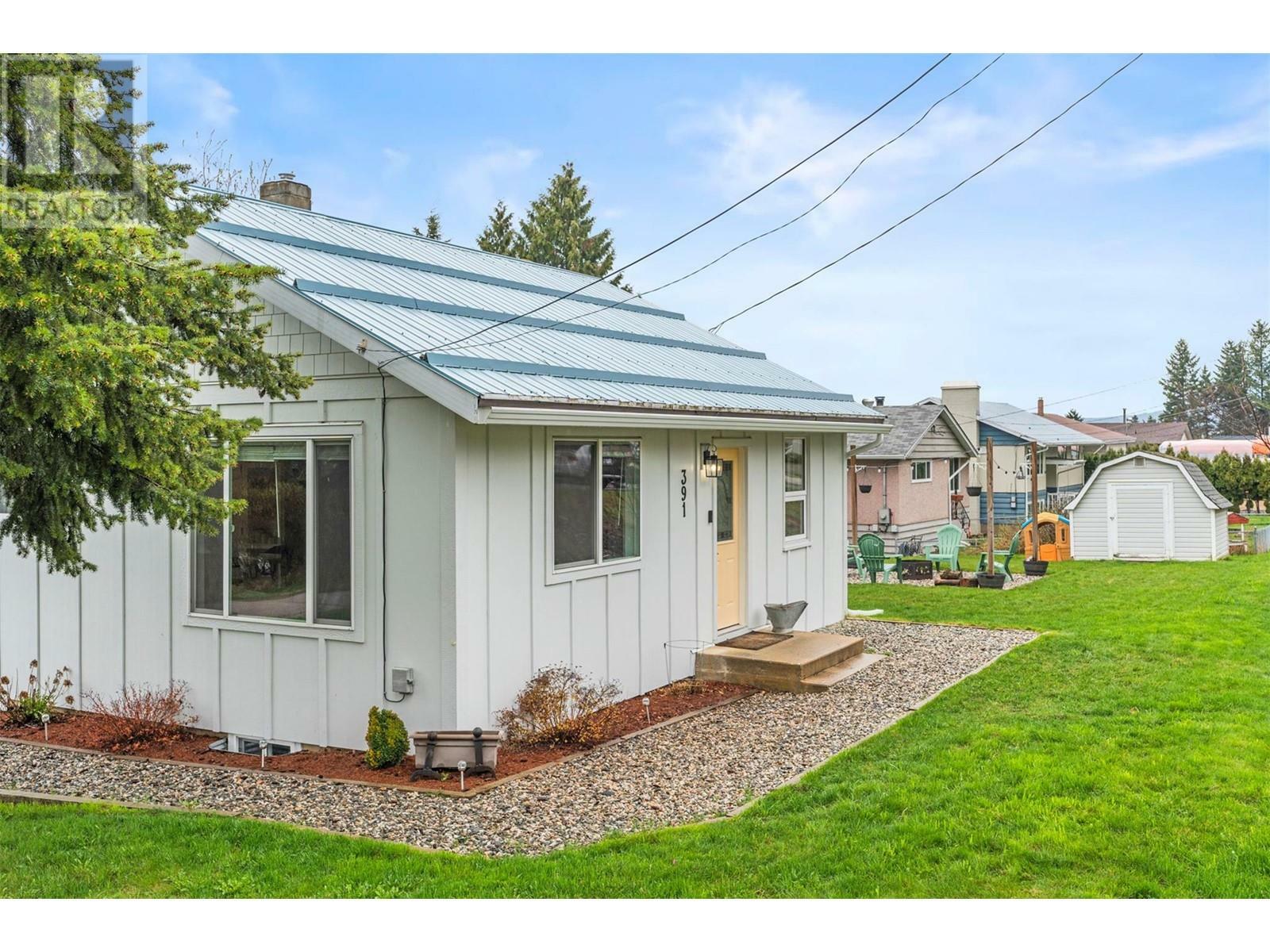 Property Photo: 391 7 Street Southeast BC V1E 4E3
