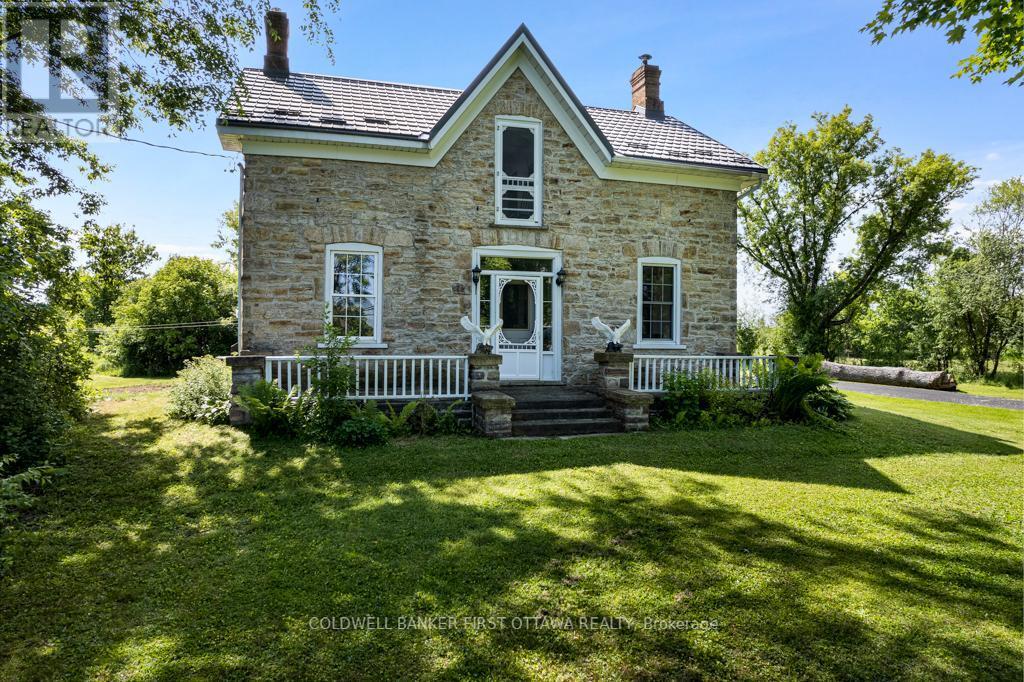 Property Photo: 28 South Street ON K7H 2G1