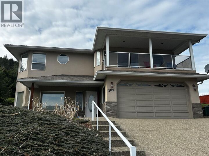 Property Photo:  2024 Mountain View Avenue  BC V0E 2G0 