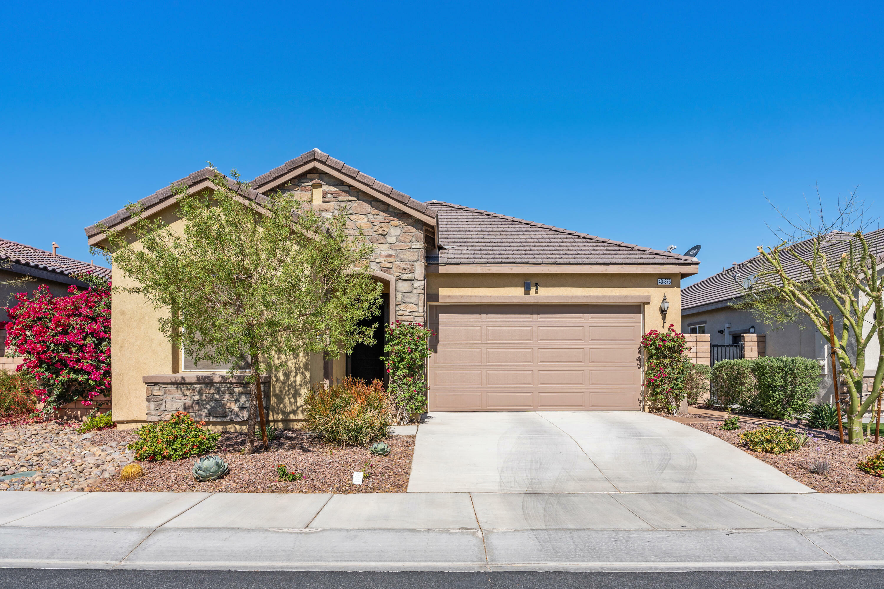 Property Photo: 43875 Treviso Drive CA 92203