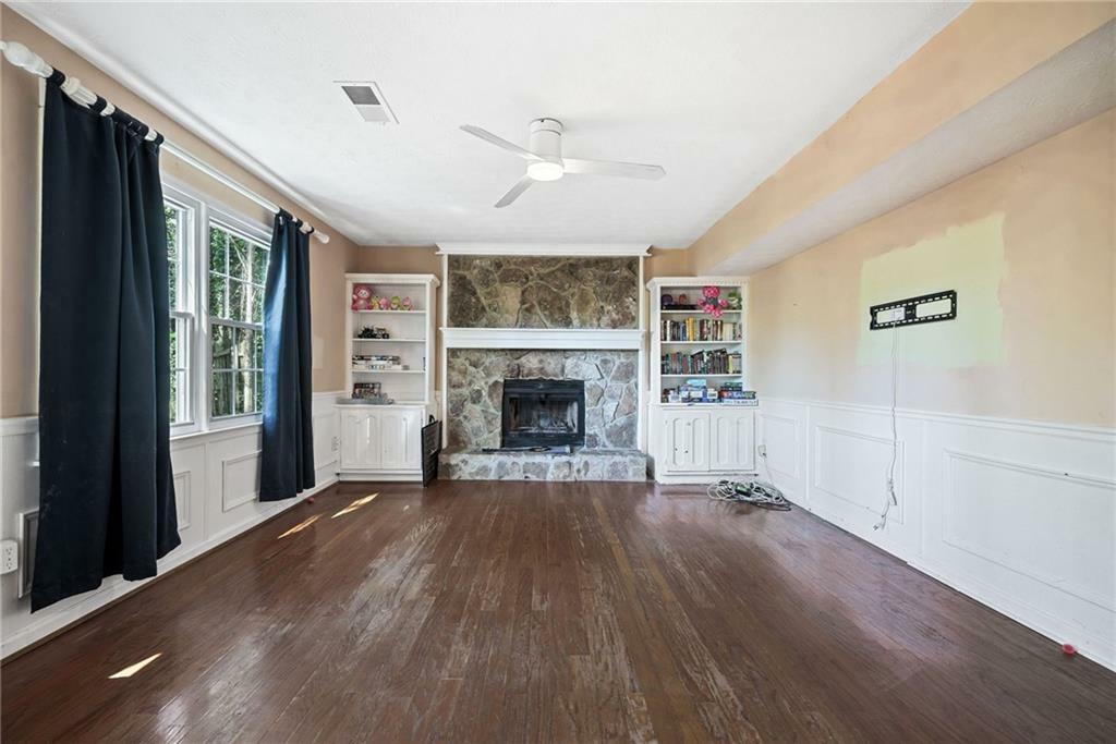 Property Photo: 985 Lake Haven Court GA 30076