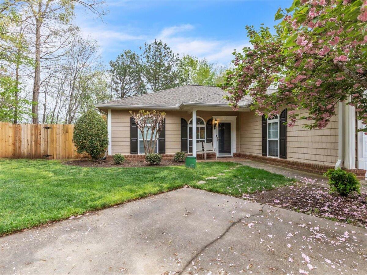 Property Photo: 892 E Summit Drive GA 30721