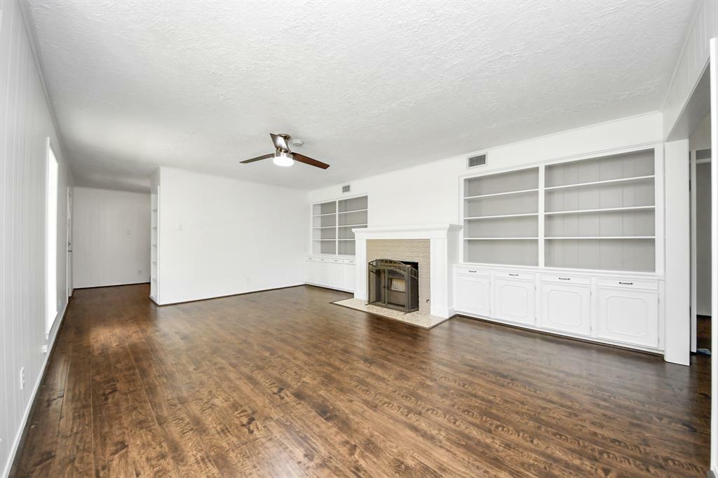 Property Photo: 20630 I-10 E TX 77597