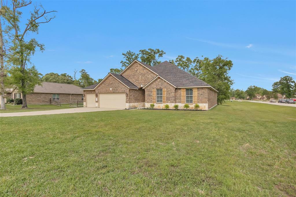 Property Photo: 9222 White Tail Drive TX 77303