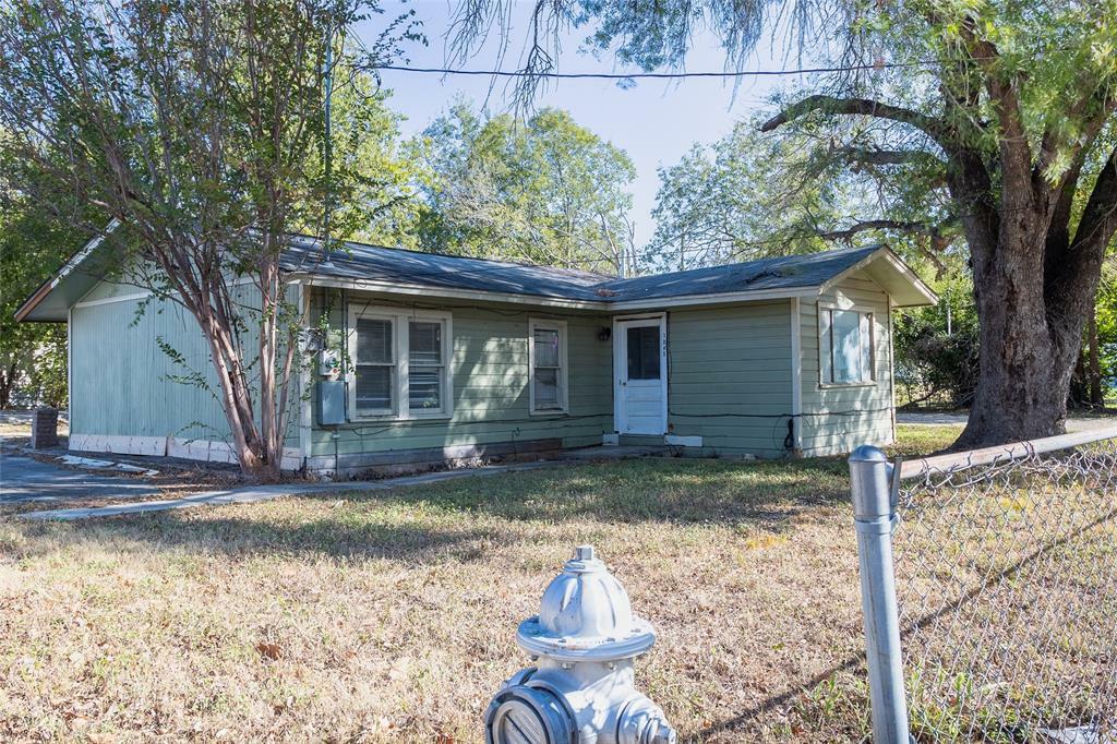 1343 Hidalgo Street  Seguin TX 78155 photo