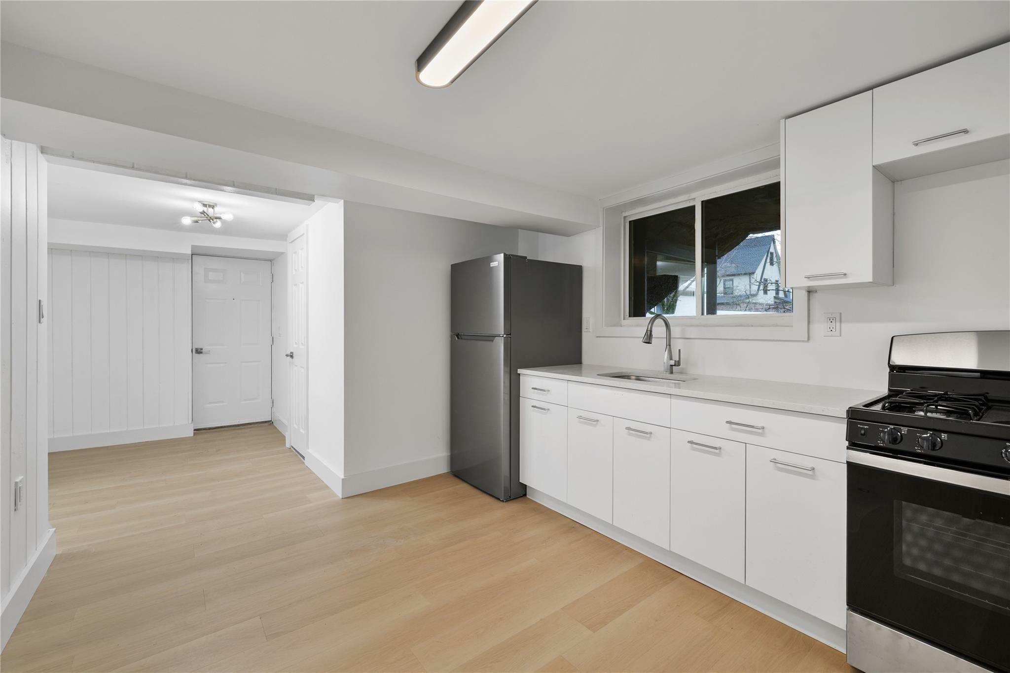 Property Photo: 1 Elizabeth Place 1B NY 10960