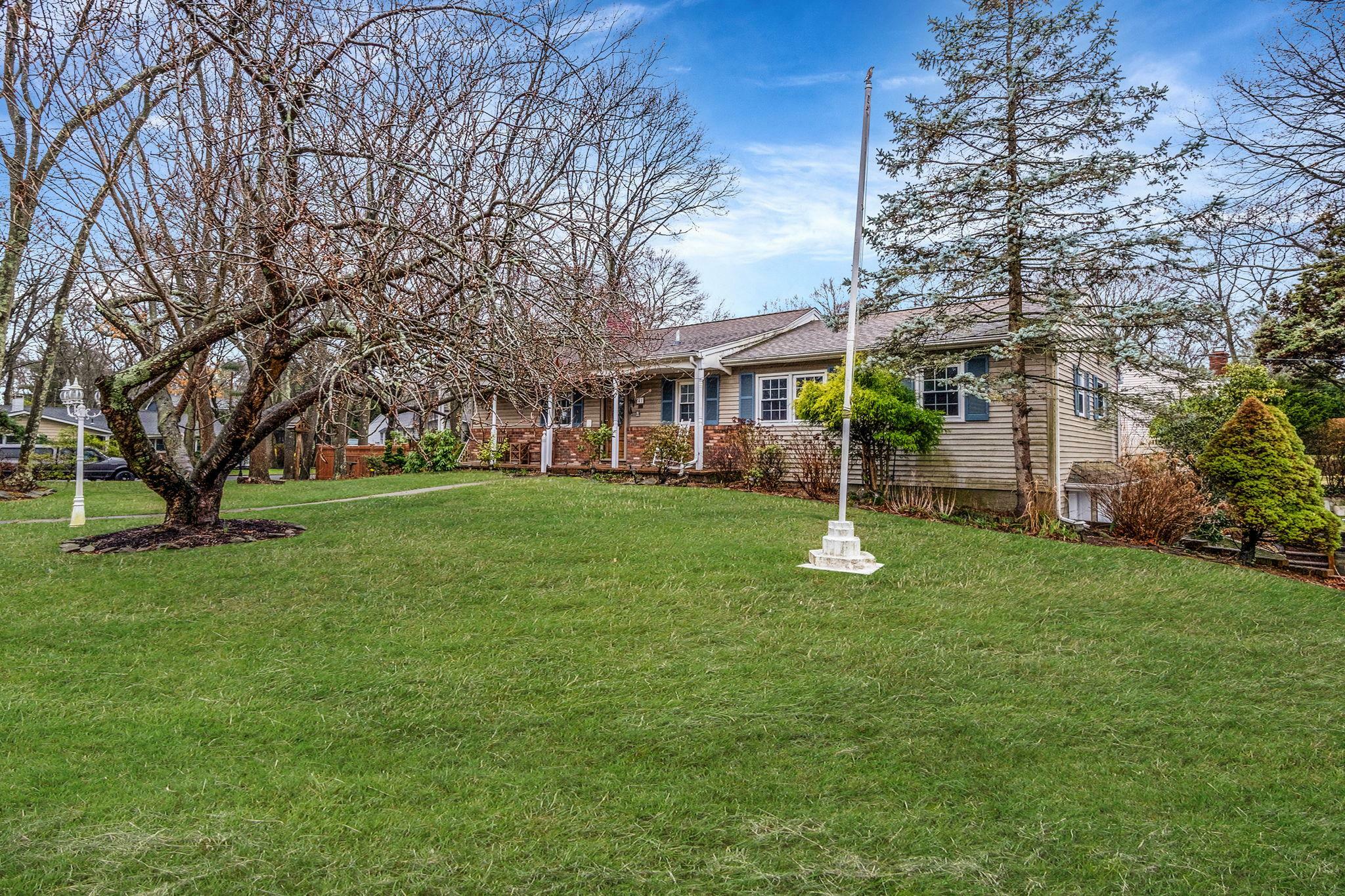 Property Photo: 41 Winslow Lane NY 11787
