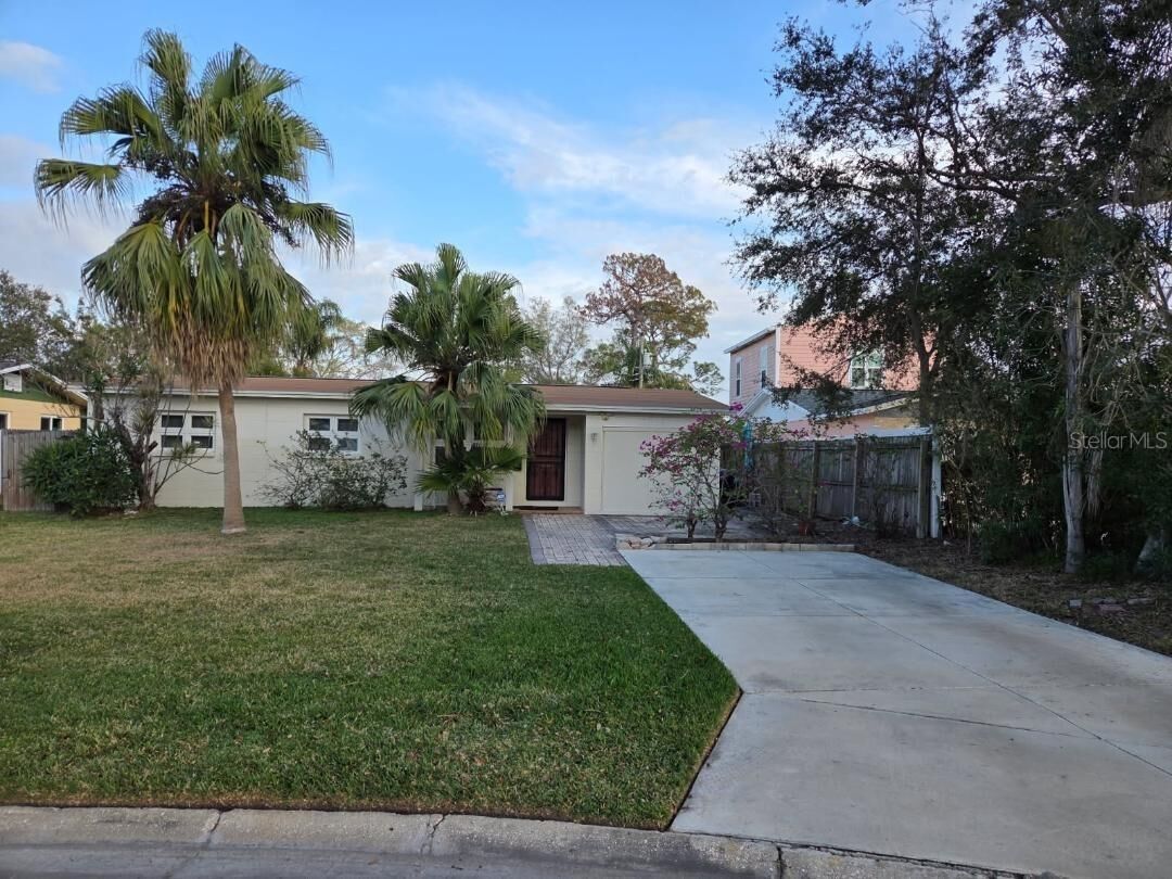 Property Photo:  3919 Harrisburg Street NE  FL 33703 