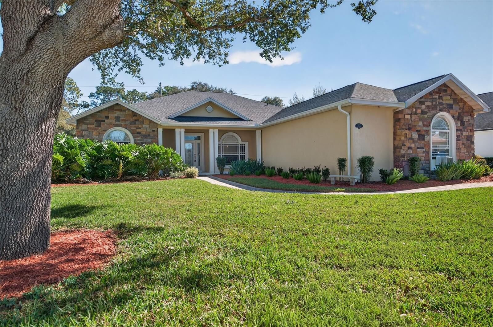 Property Photo:  3300 Hawks Ridge Drive  FL 33810 