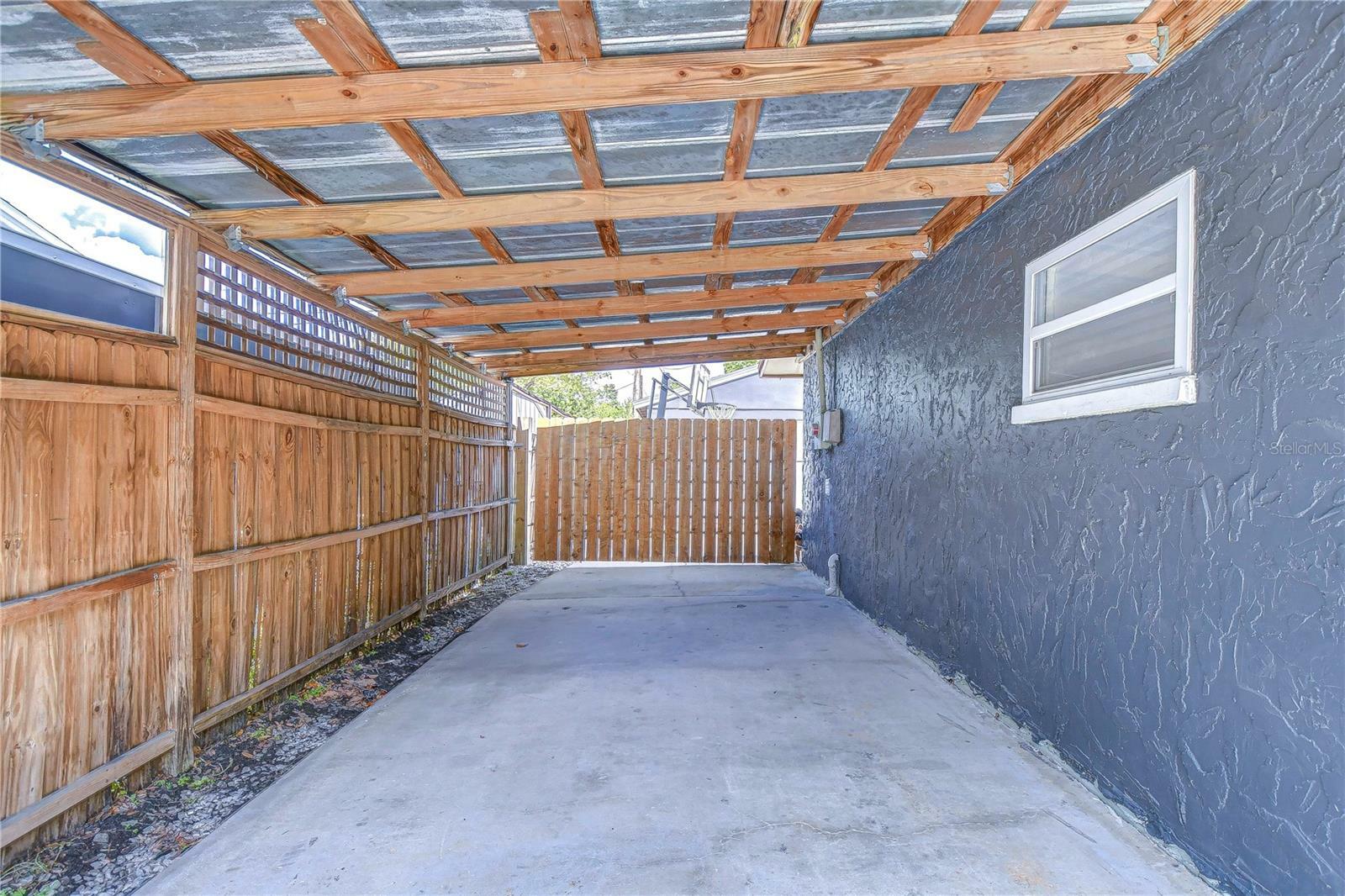Property Photo: 40019 Proud Mockingbird Road FL 33540