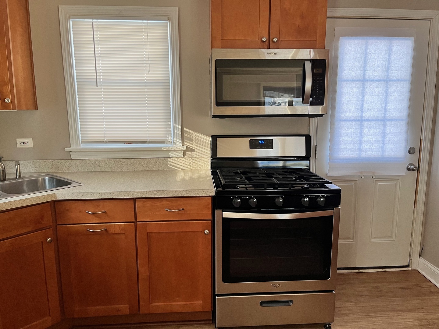 Property Photo: 158 N Pershing Avenue IL 60060