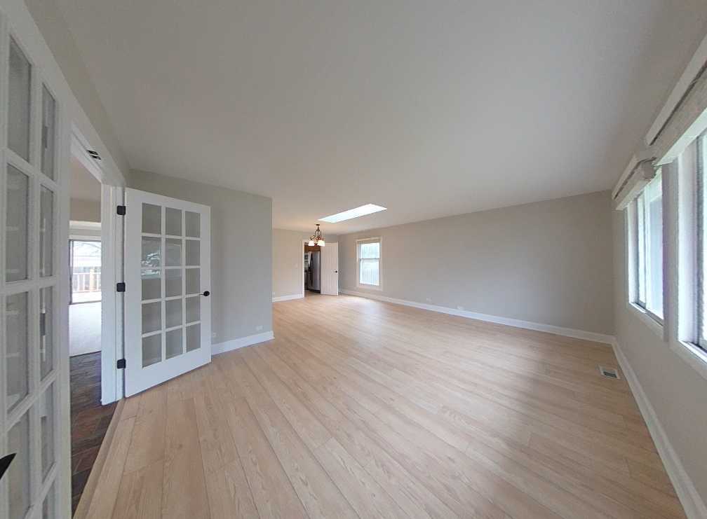 Property Photo: 438 Waterbury Court IL 60565