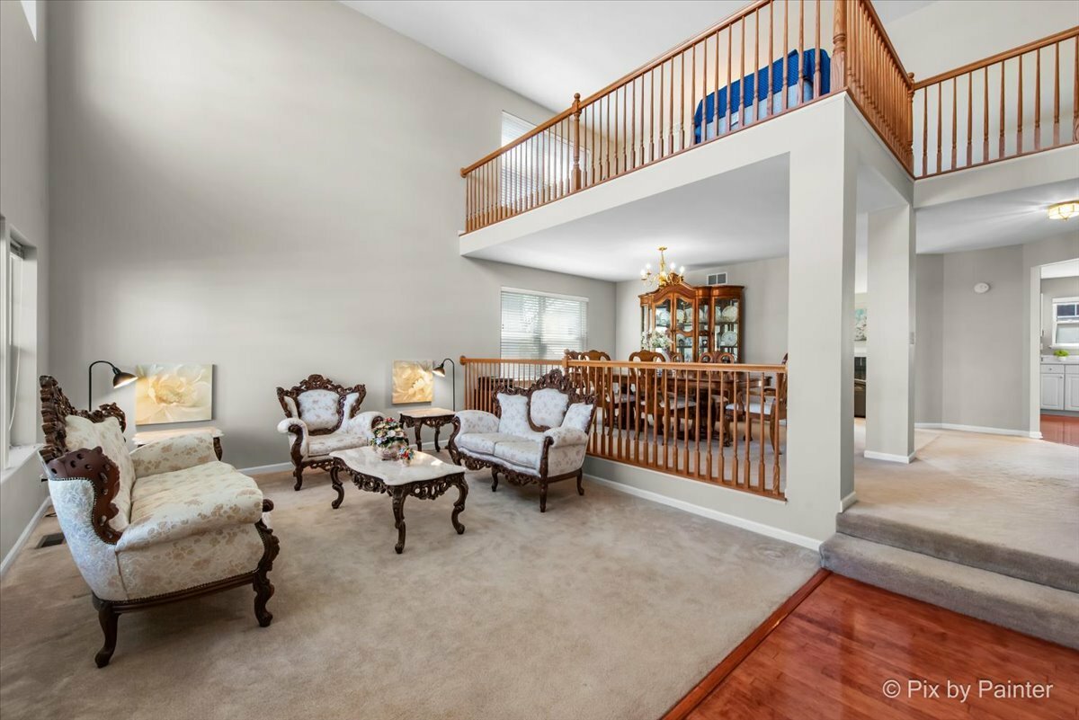 Property Photo: 1270 Chesterfield Lane IL 60030