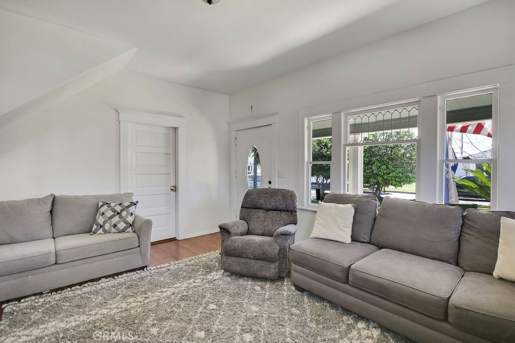 Property Photo:  522 S Helena Street  CA 92805 