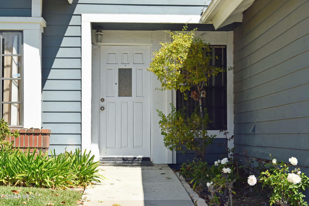 Property Photo: 2462 Rikkard Drive CA 91362