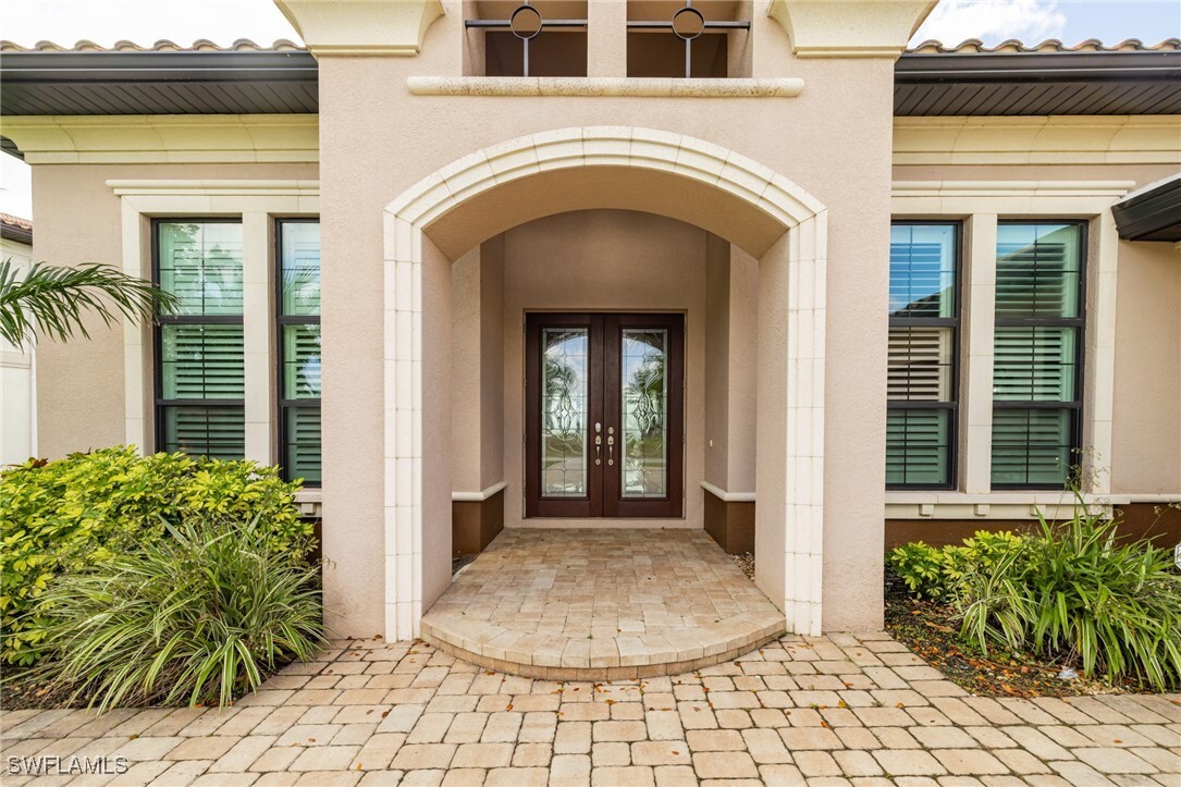Property Photo:  2262 SE 28th Street  FL 33904 
