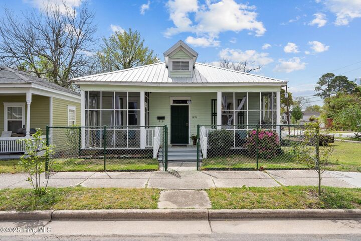 1204 Castle Street  Wilmington NC 28401 photo