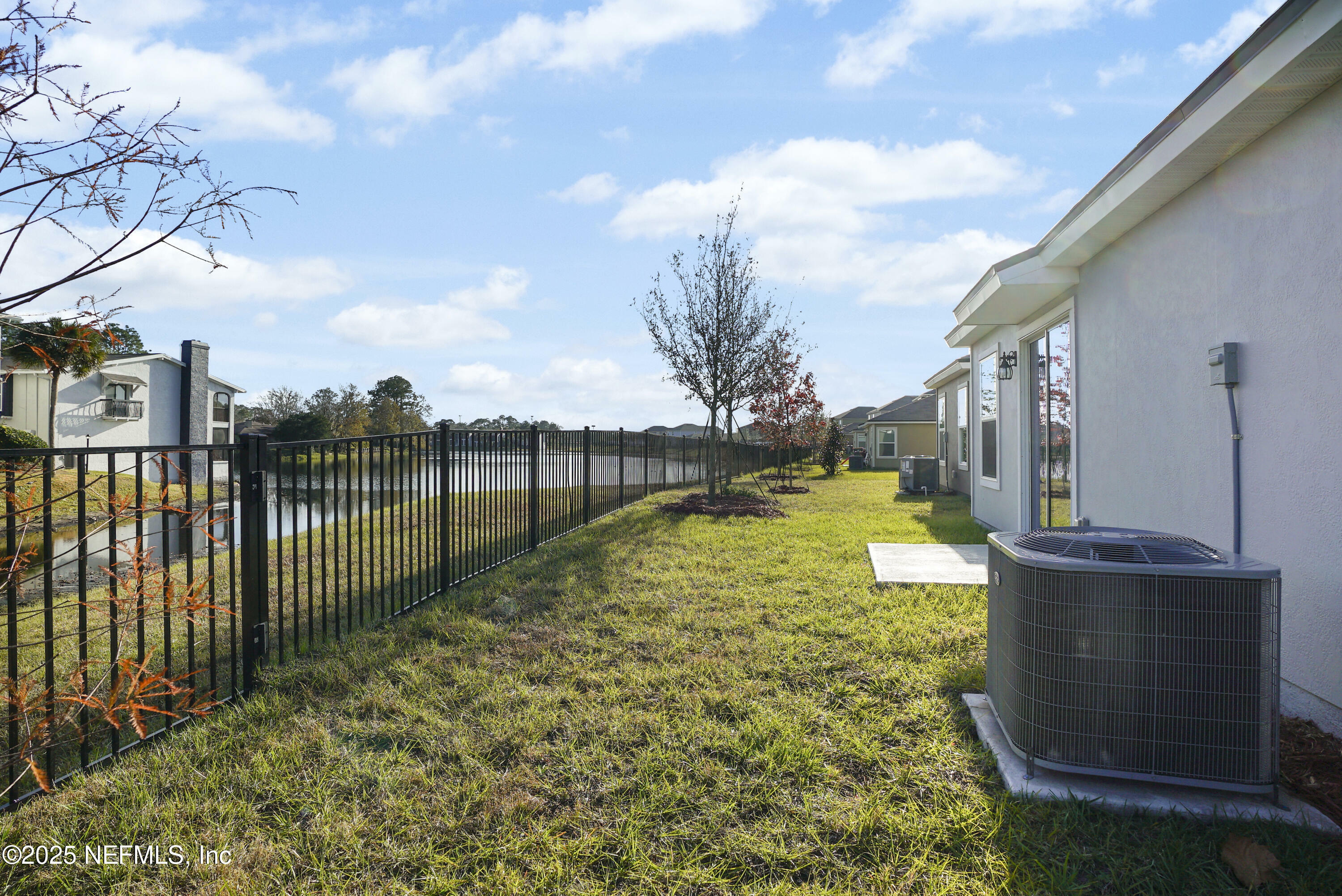 Property Photo:  8408 Meadow Walk Lane  FL 32256 