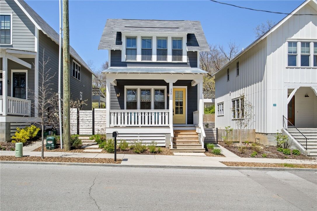 Property Photo:  230 E South Street  AR 72701 