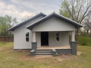 Property Photo:  1307 W Taylor Street  AR 72830 