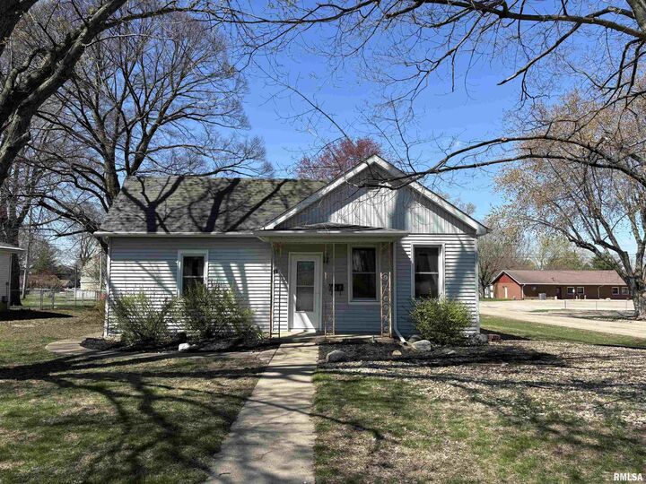 317 N High Street  Lacon IL 61540 photo