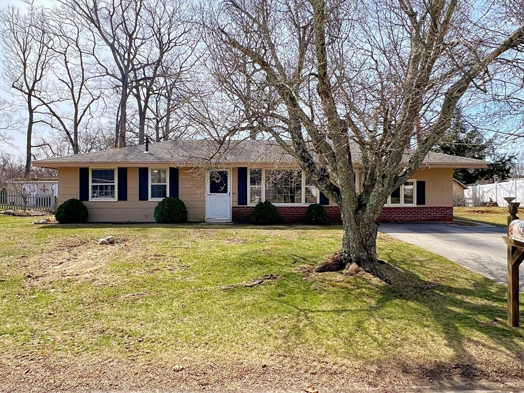 Property Photo:  129 Patricia Dr  MA 02019 