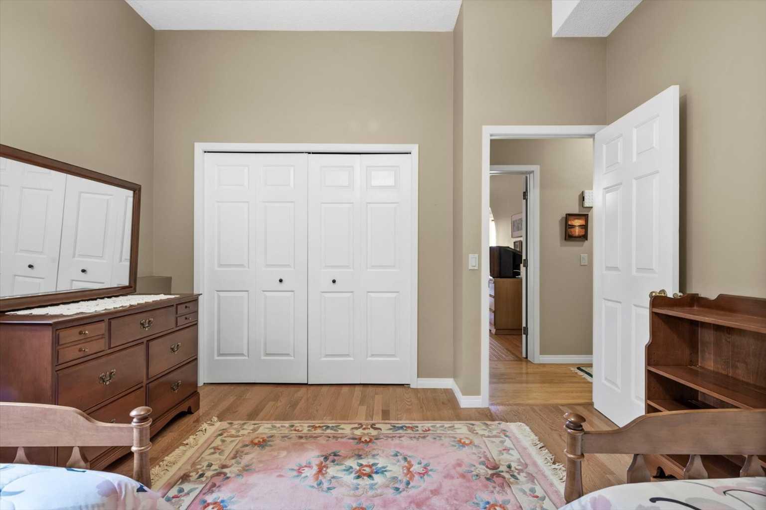 Property Photo: 12 Strathaven Mews SW AB T3H 2G2