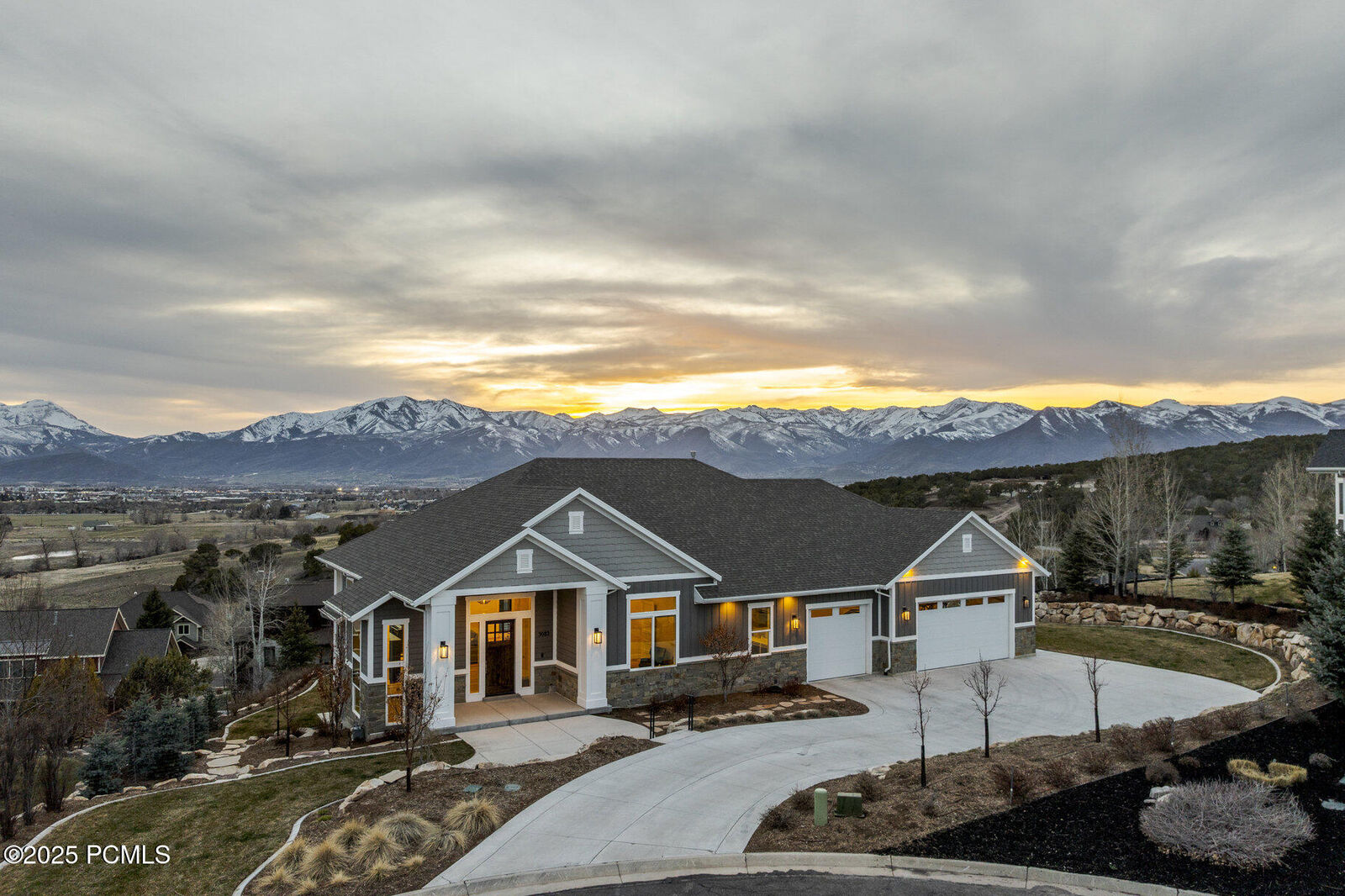 Property Photo: 3082 E Hunters Ridge Way UT 84032