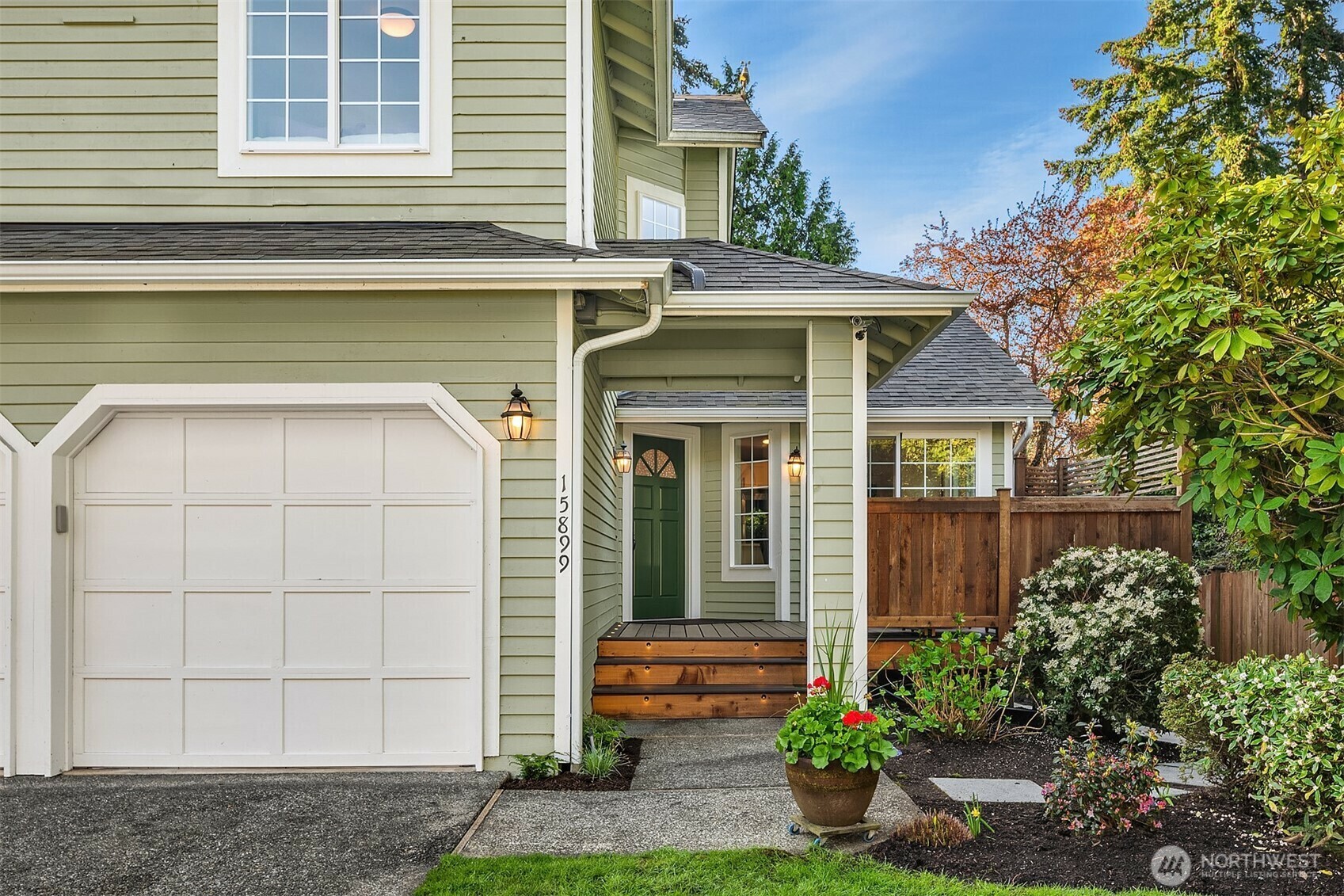 Property Photo: 15899 Northup Way 54 WA 98008