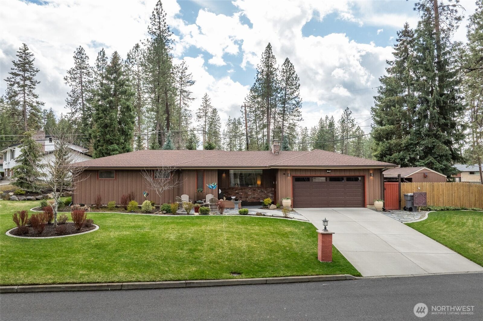 Property Photo:  1210 E Greenleaf Dr  WA 99208 