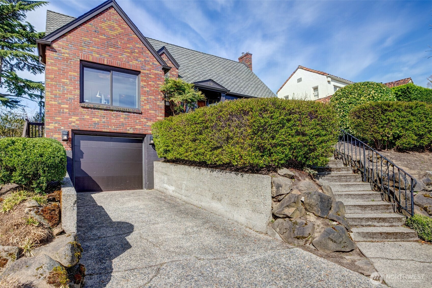 Property Photo: 3211 10th Avenue W WA 98119