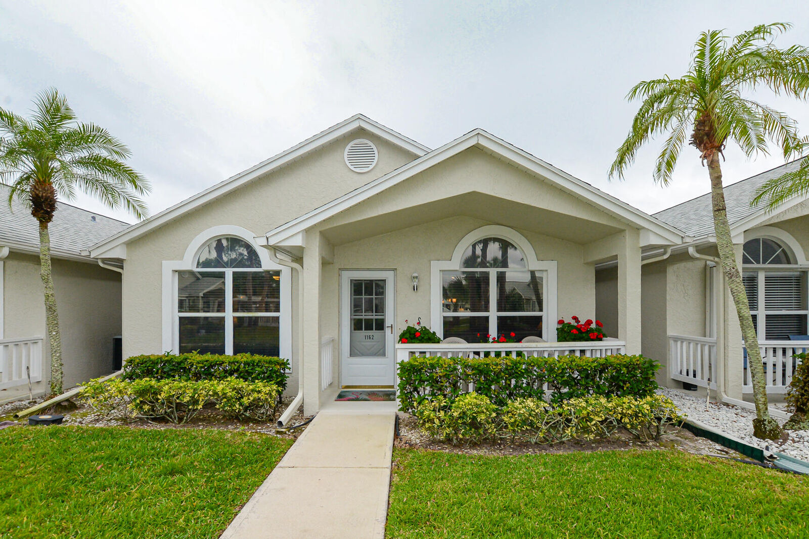 Property Photo: 1162 NW Lombardy Drive FL 34986