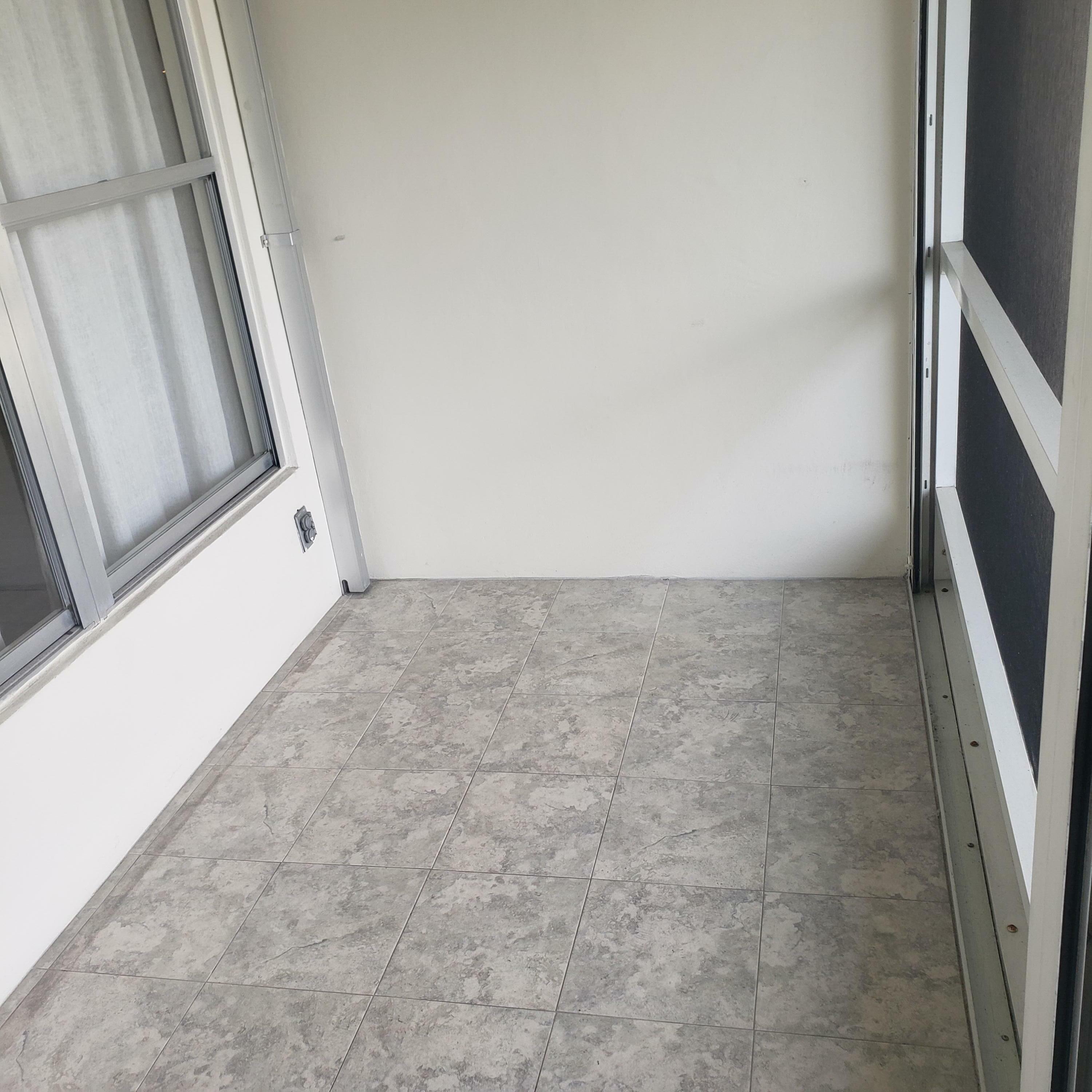 Property Photo: 810 SE 7th Street 306 FL 33441