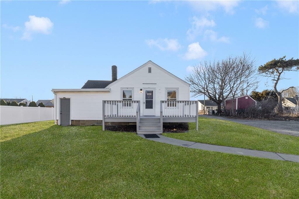 1609 West Main Road  Middletown RI 02842 photo