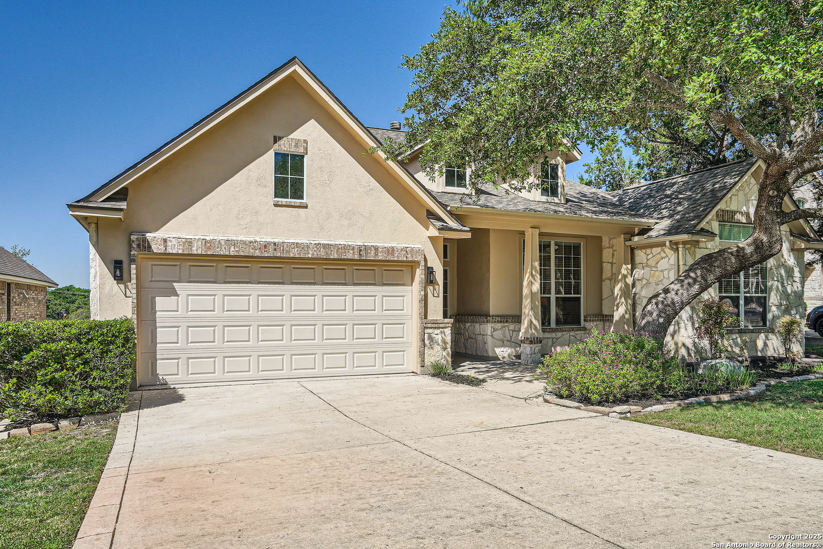 Property Photo: 1232 Links Ln TX 78260