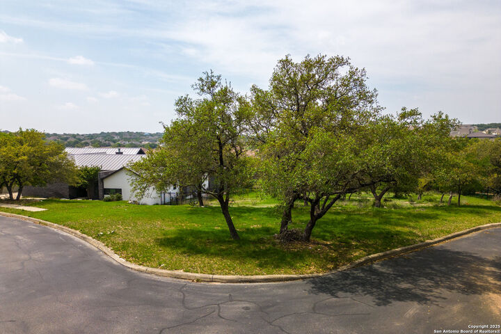 Property Photo:  602 Sandtrap Ct  TX 78260 
