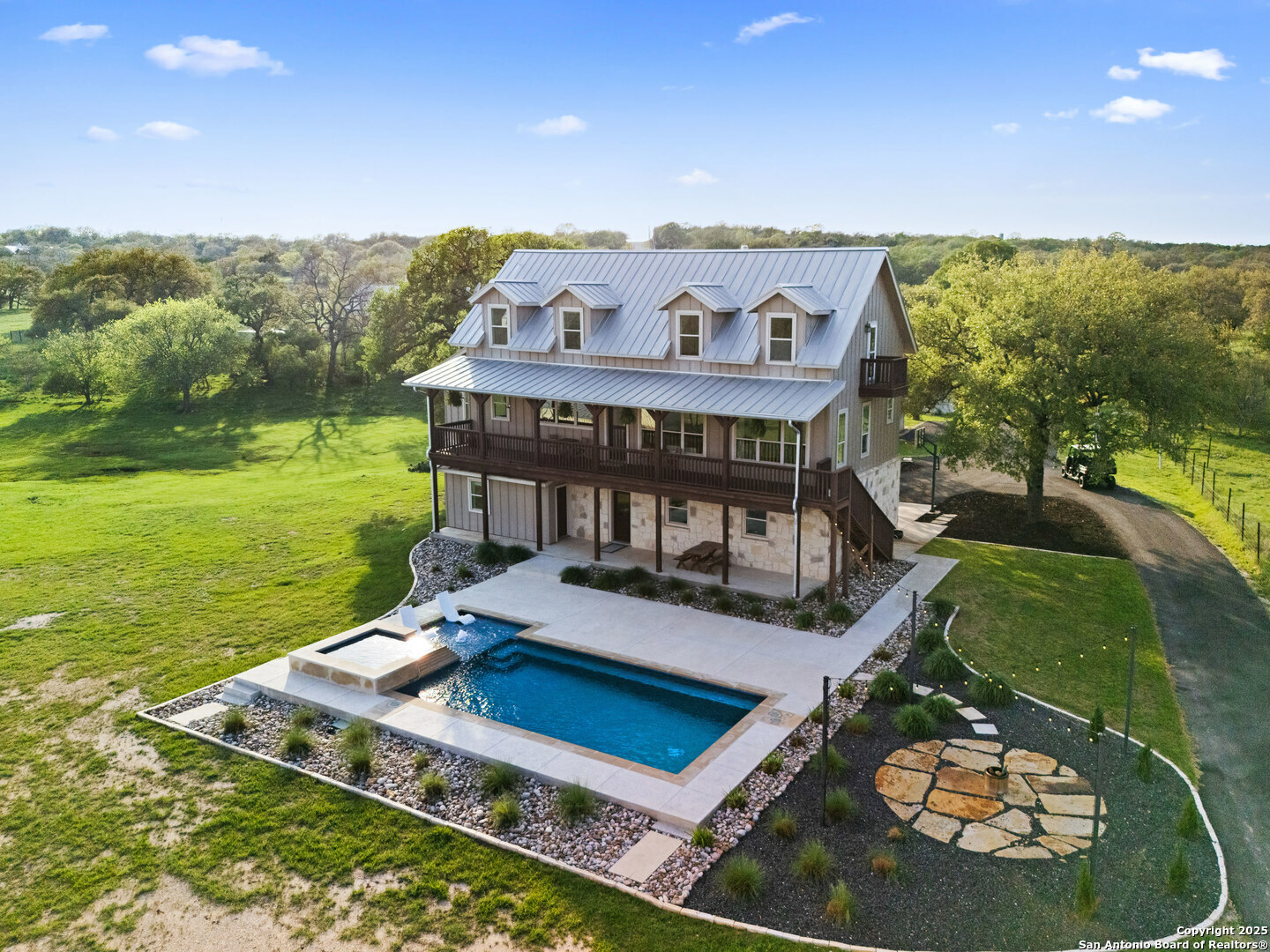 Property Photo: 109 Timber View Dr TX 78006