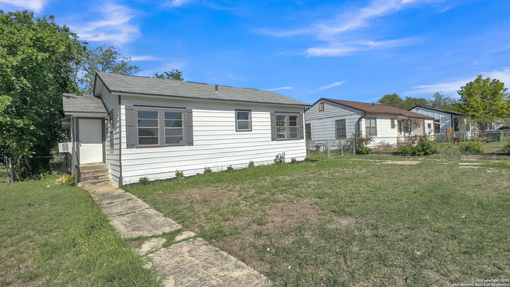 1137 Jennings  San Antonio TX 78225 photo