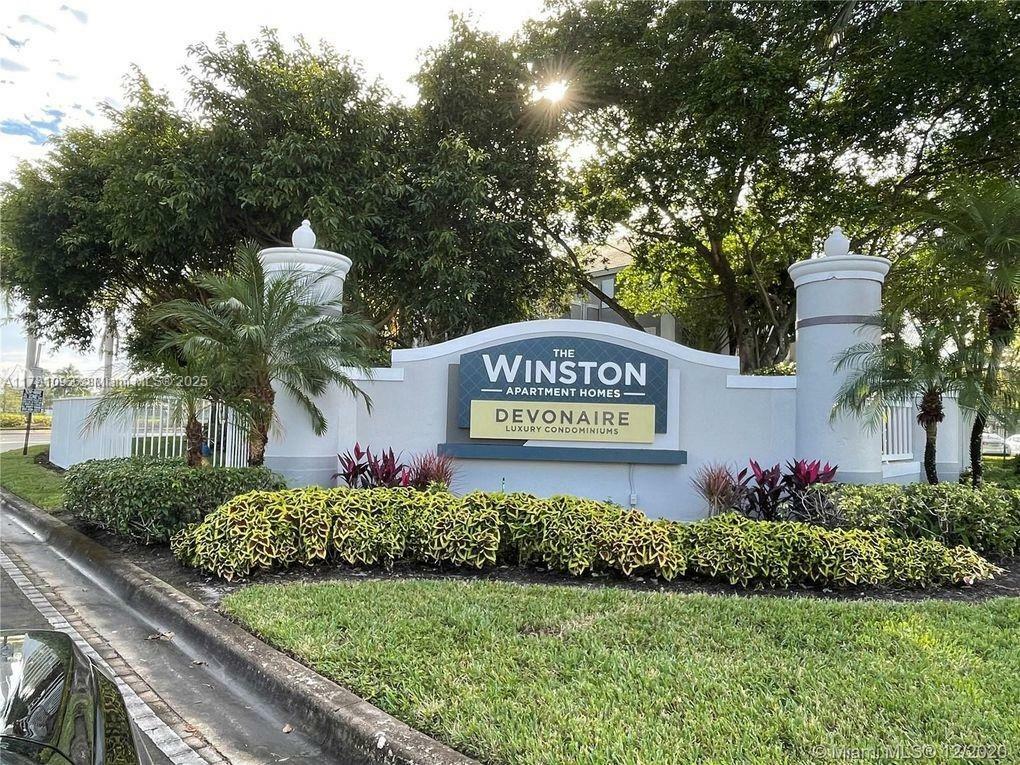 Property Photo: 11185 SW 6th St 103 FL 33025