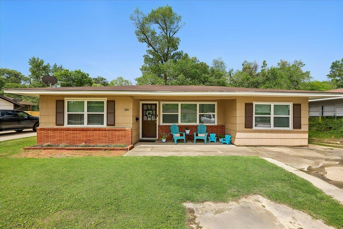1945 N 23rd Street  Beaumont TX 77706 photo