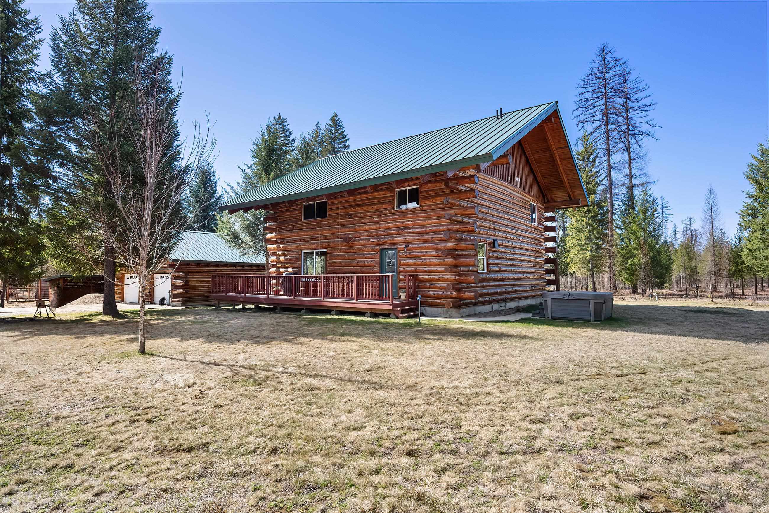 Property Photo: 39320 N Whispering Pines Ln WA 99006